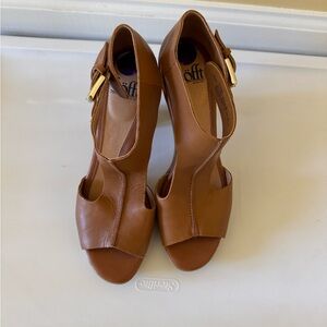 Women's Söfft Tan Leather Sandals